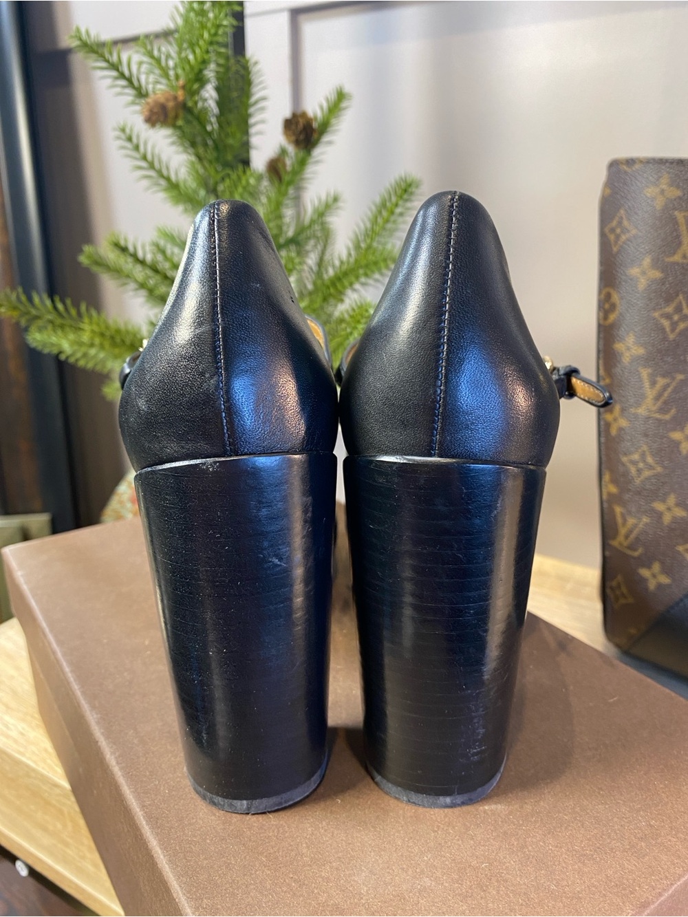 Women's Coach Black Leather Goldie Mary Jane
Platform Pumps 7.5 - Picture 6 of 13